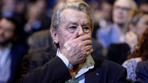 Alain Delon ne comprend pas la pétition qui circule contre lui pour ses propos racistes, homophobes et misogynes